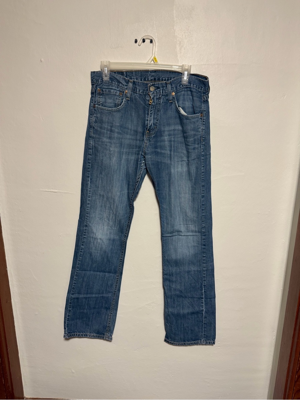 Levi's Men's Medium Blue Straight Jeans